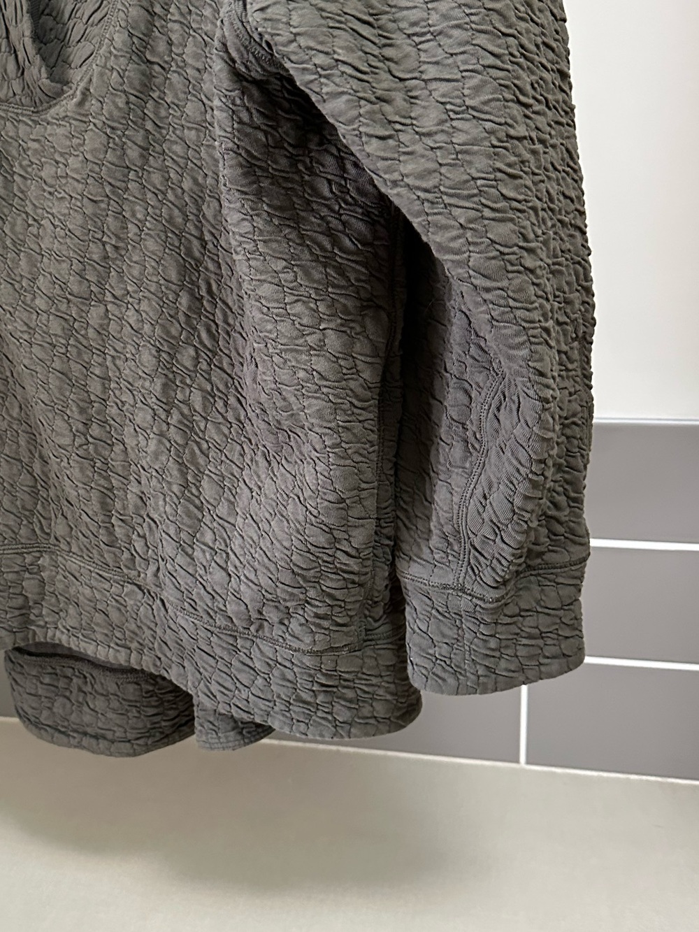 Lululemon Rippled V-Neck Pullover - Picture 9 of 13